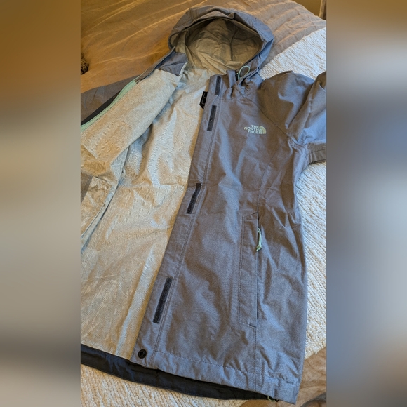 North Face HyVent 2.5L - Picture 10 of 12